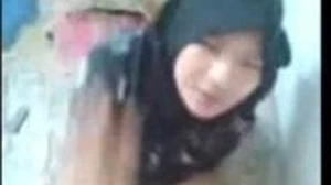 Jilbab Hitam Keenakan